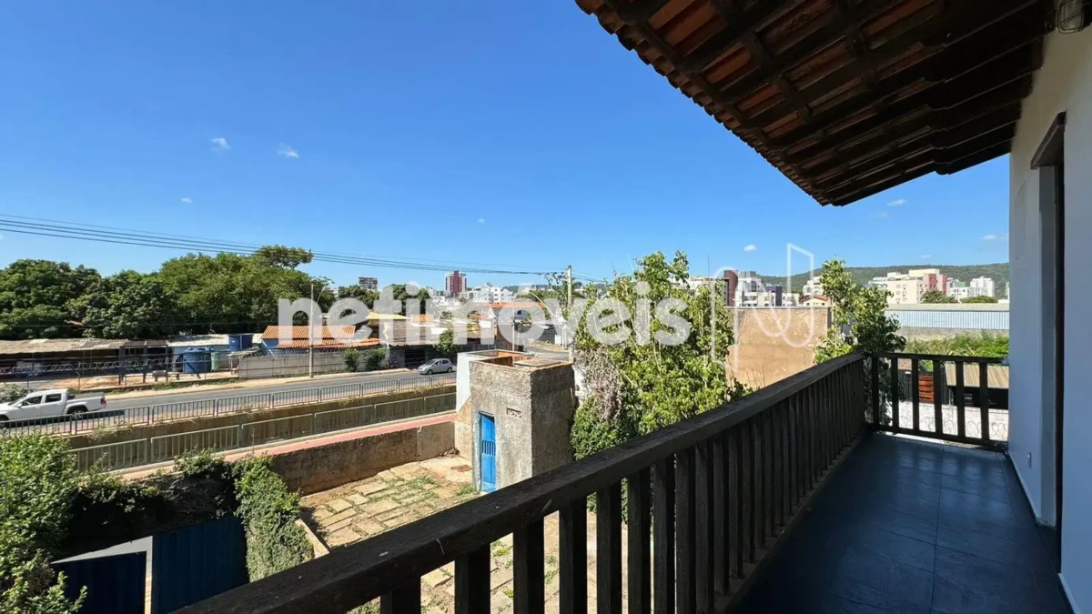Casa para Venda com 3 quartos no bairro Sagrada Família
