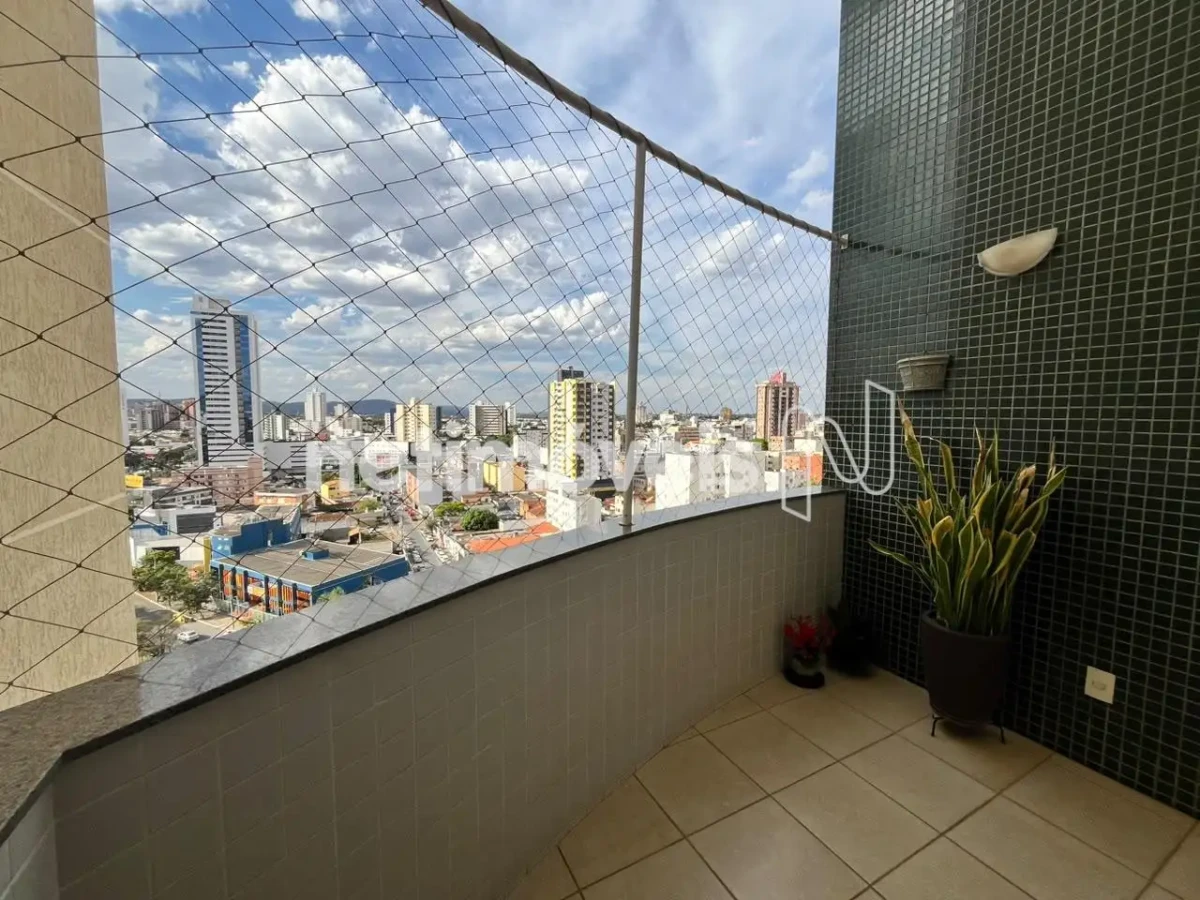 Cobertura para Venda com 4 quartos no bairro Centro