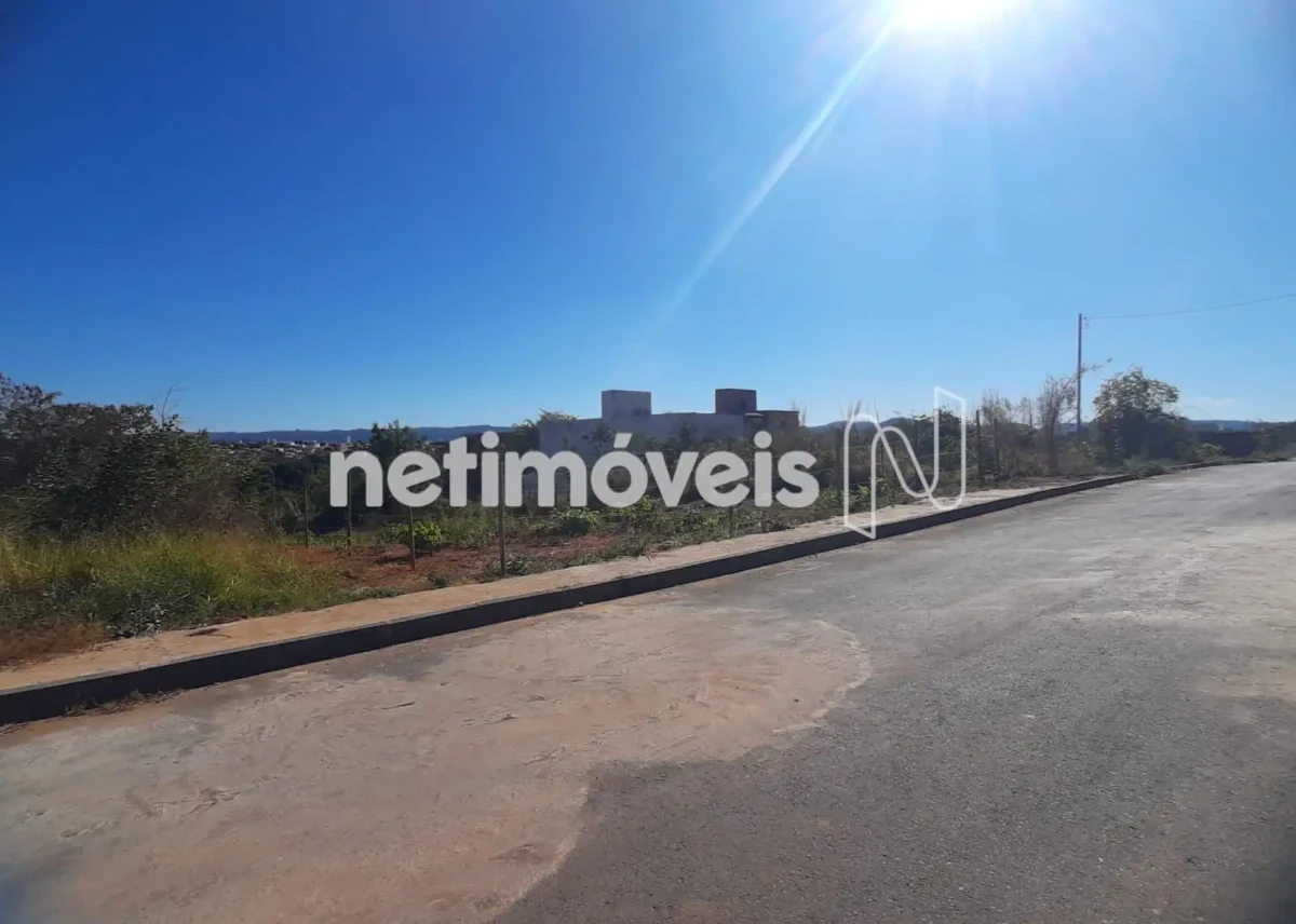 Lote para Venda com área de 450 m² no bairro Guarujá