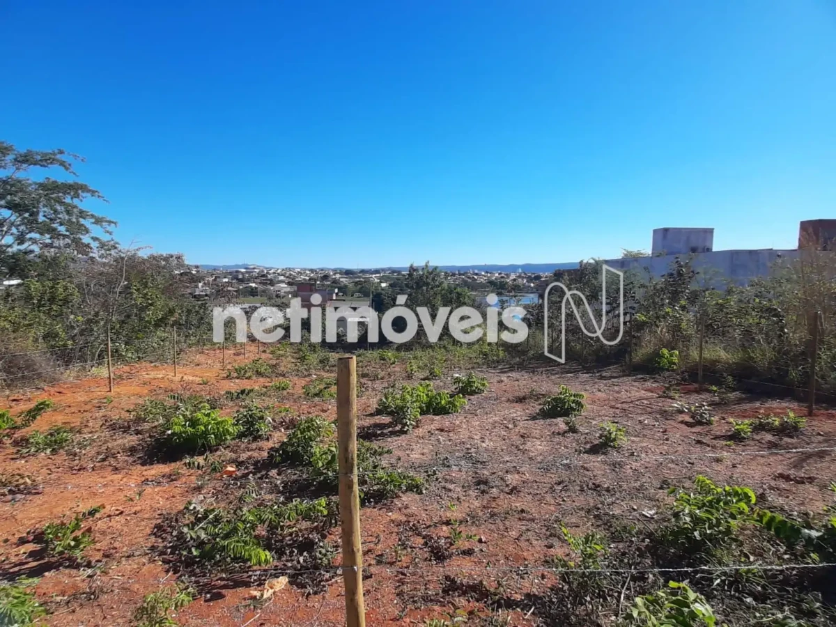 Lote para Venda com área de 450 m² no bairro Guarujá
