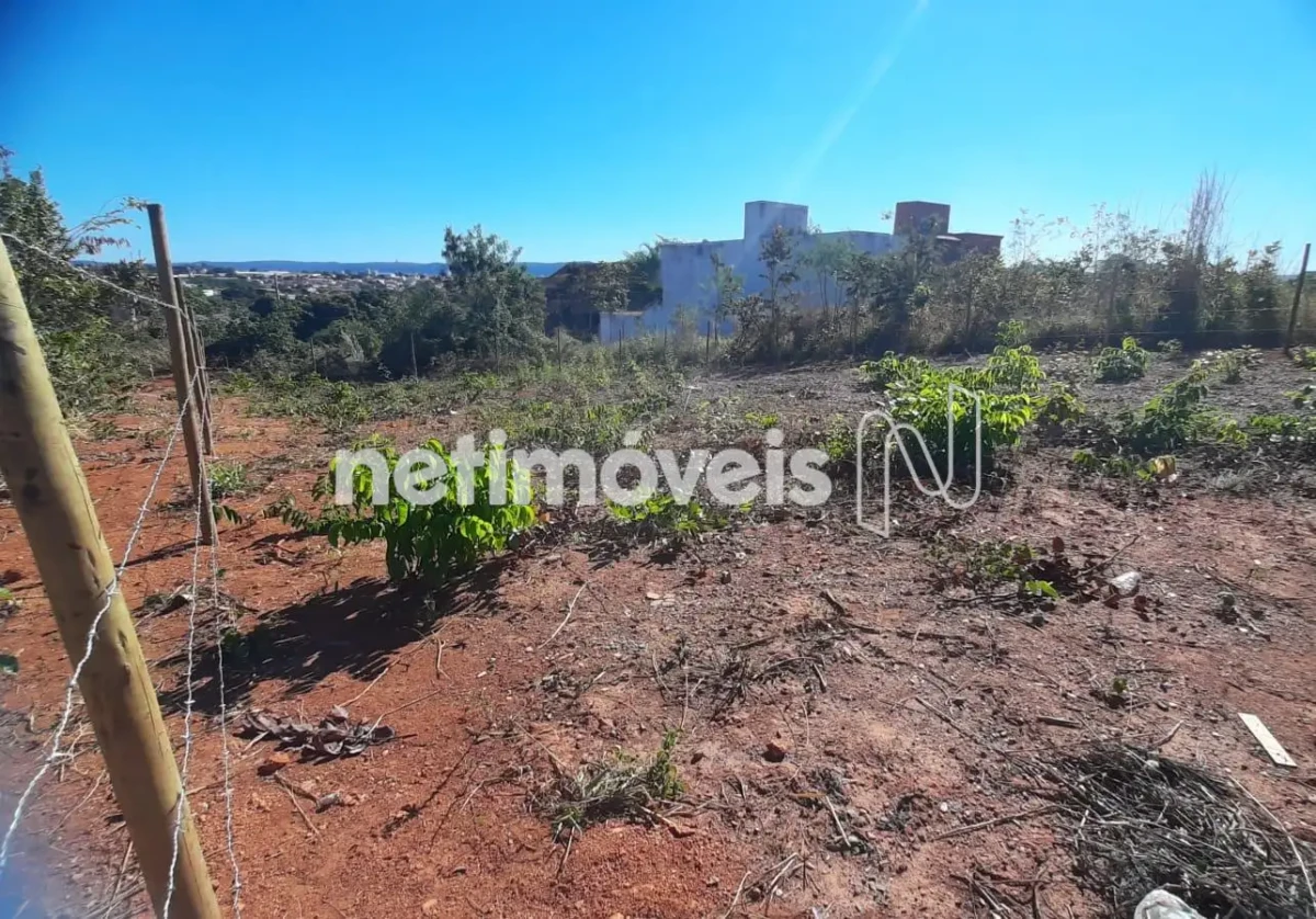 Lote para Venda com área de 450 m² no bairro Guarujá