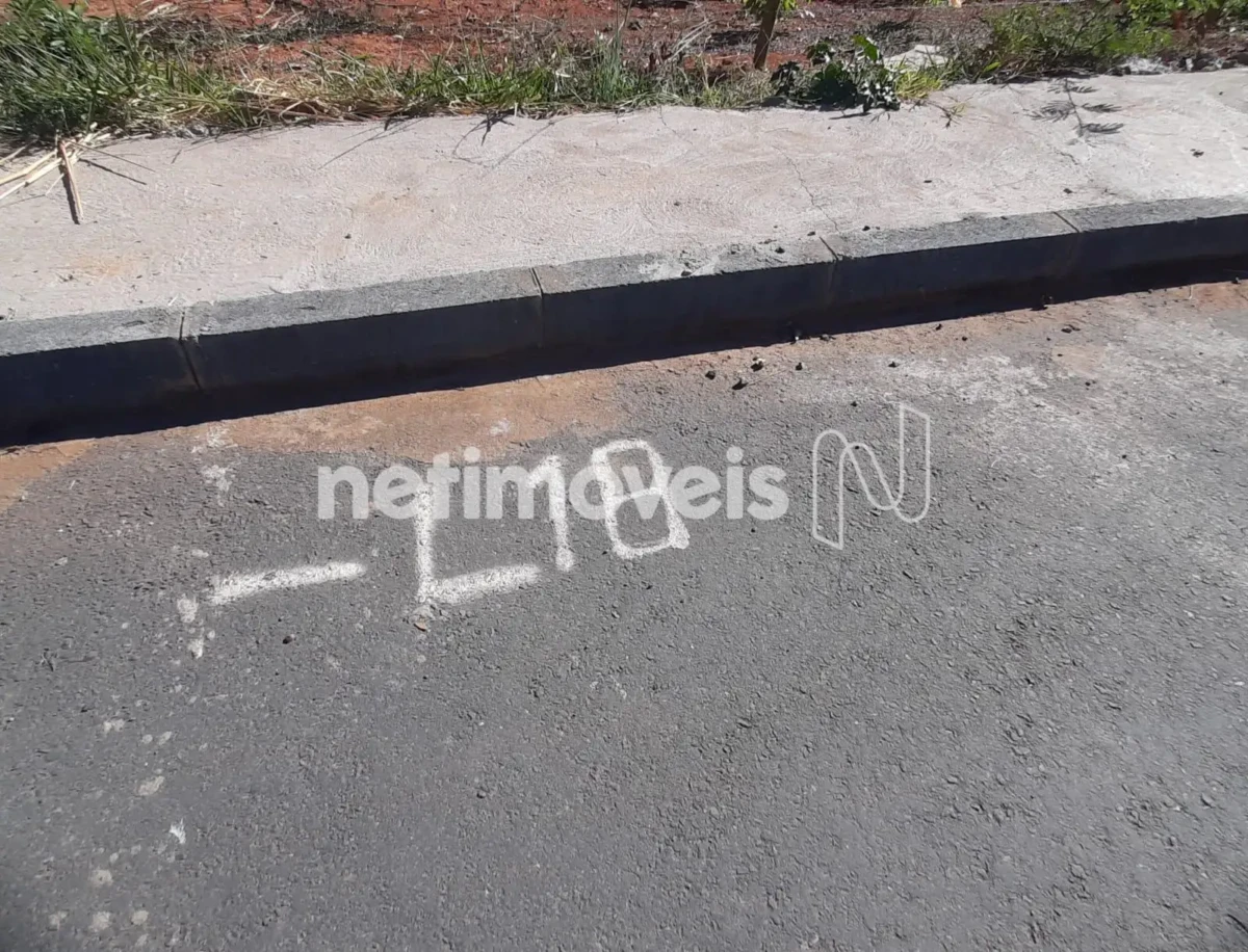 Lote para Venda com área de 450 m² no bairro Guarujá