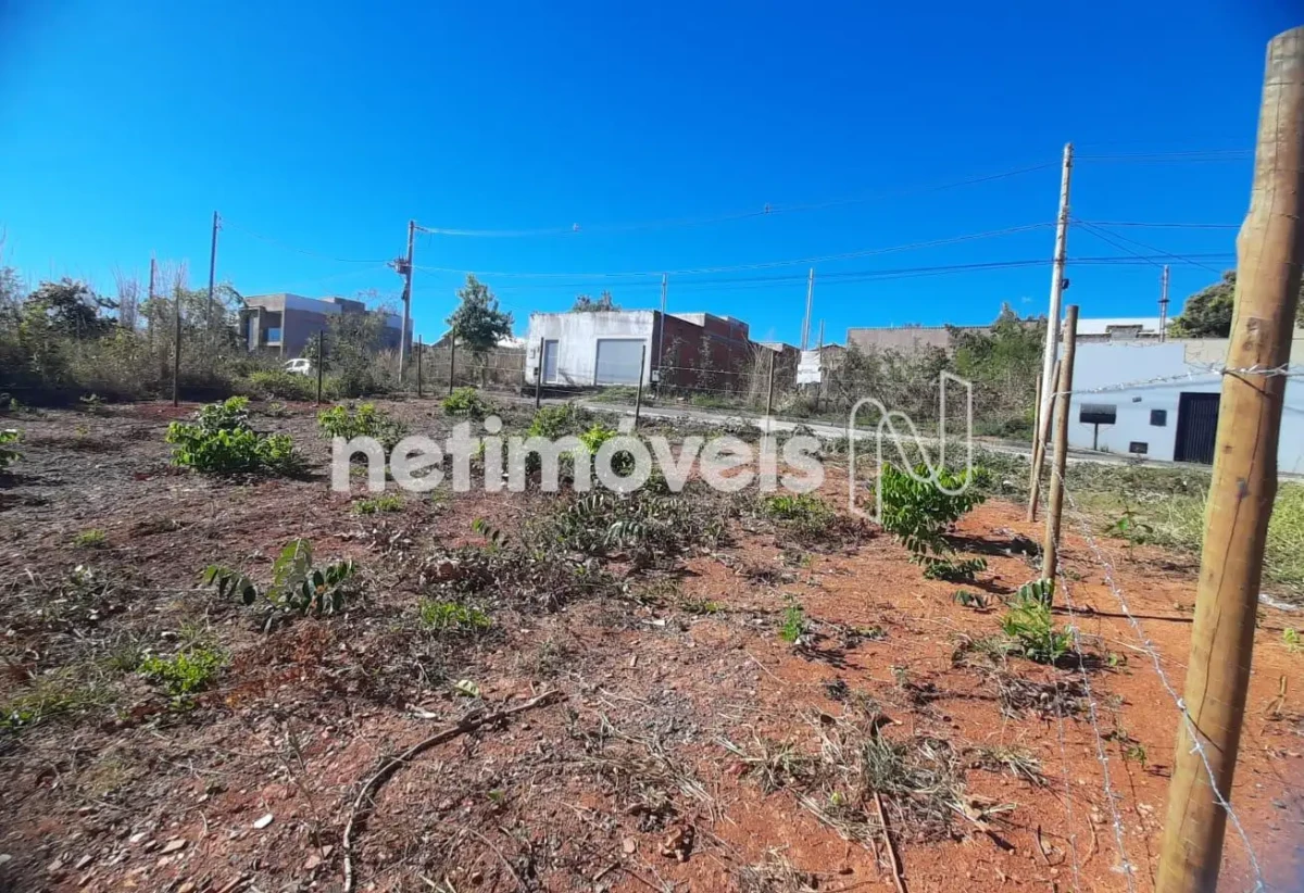 Lote para Venda com área de 450 m² no bairro Guarujá