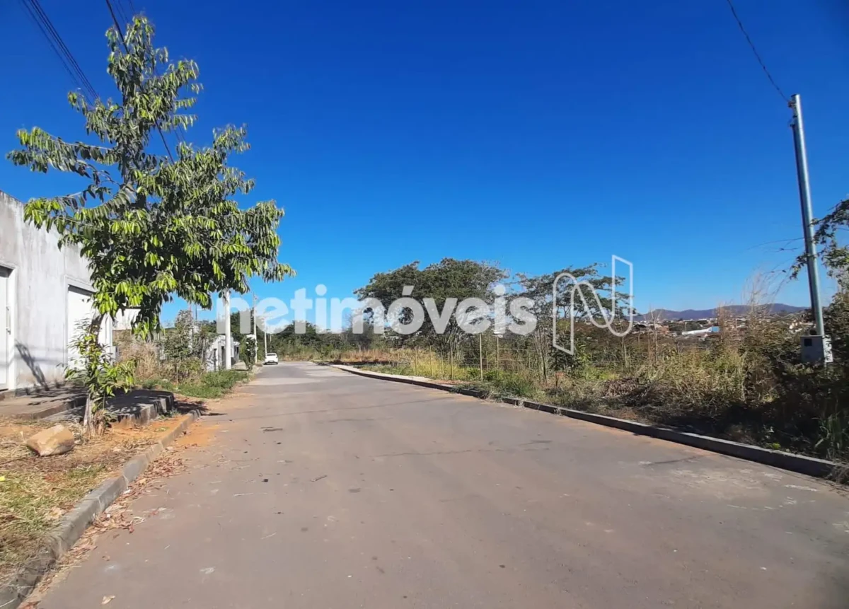 Lote para Venda com área de 450 m² no bairro Guarujá