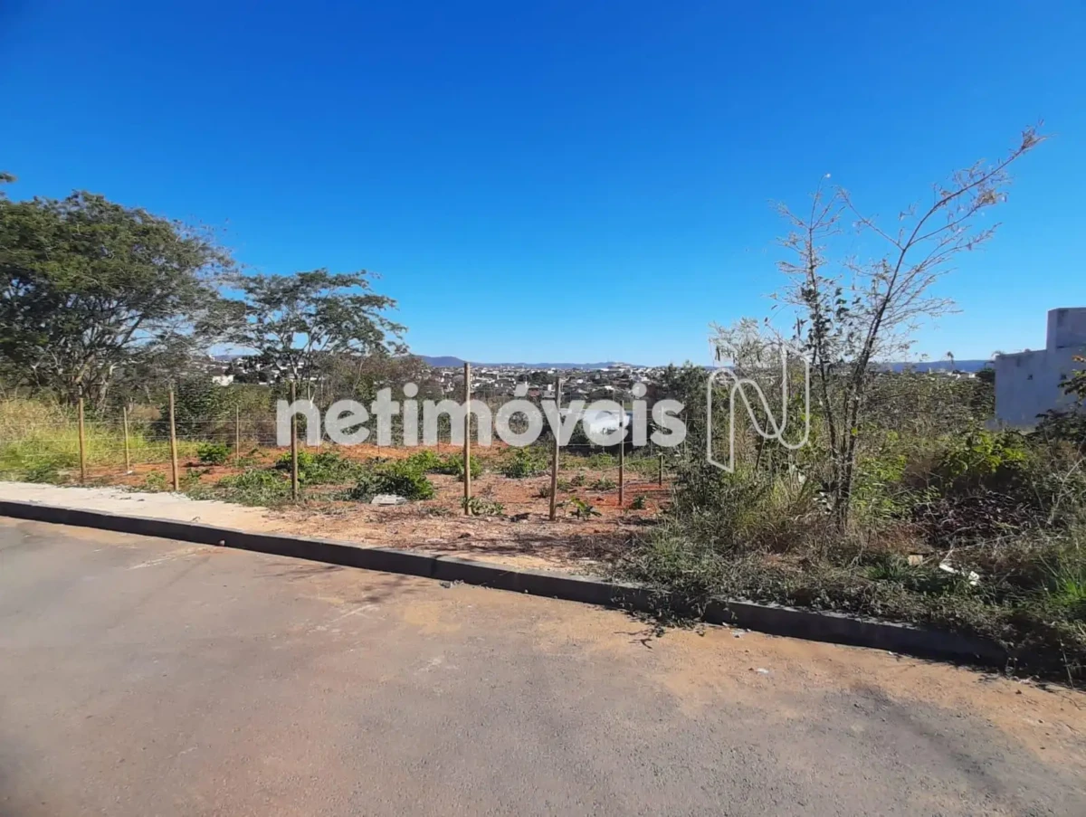 Lote para Venda com área de 450 m² no bairro Guarujá