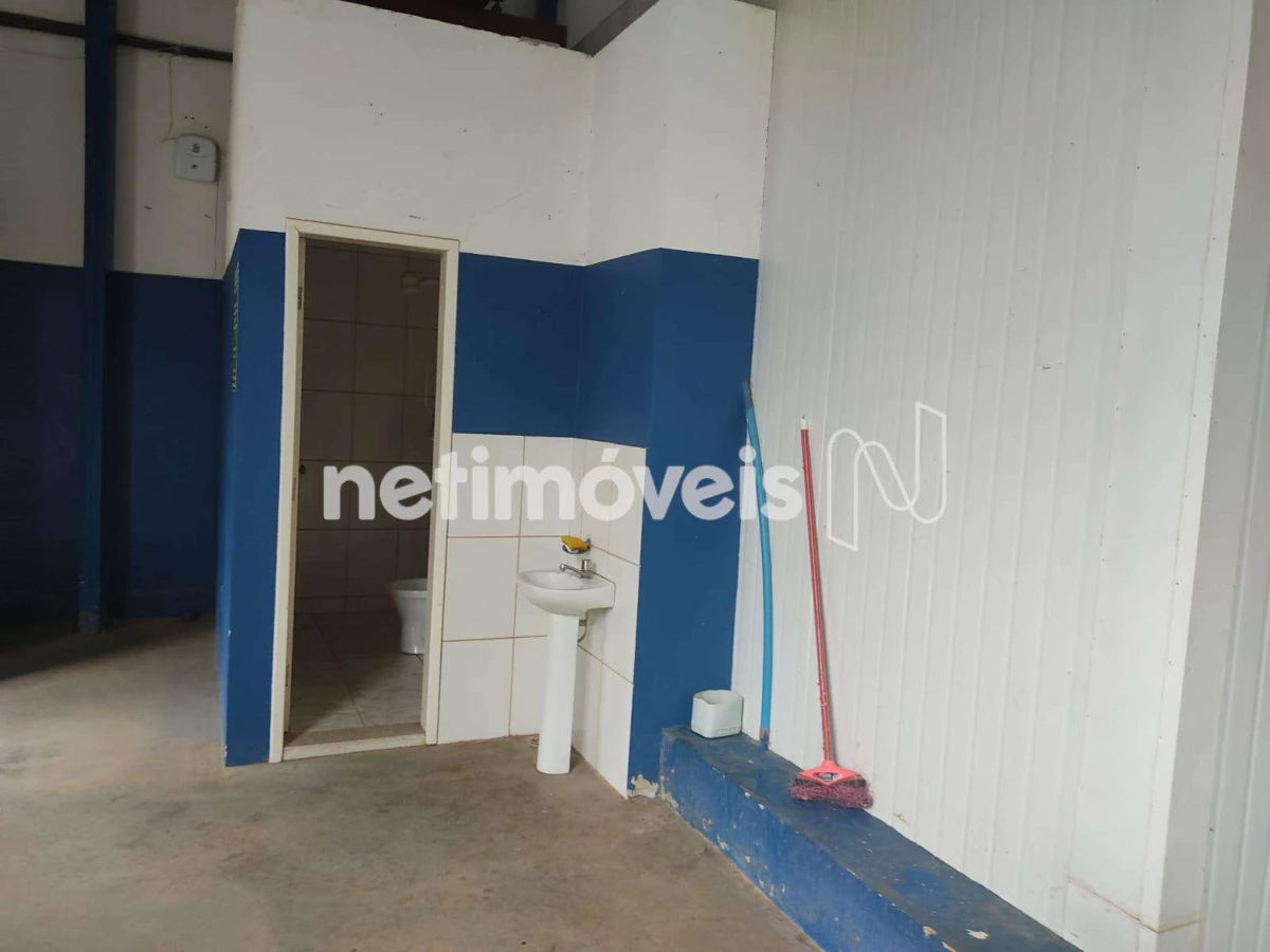 Galpão para Venda com área de 373 m² no bairro Canelas