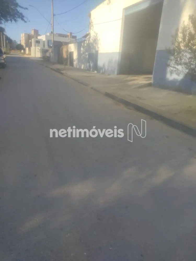 Galpão para Venda com área de 373 m² no bairro Canelas
