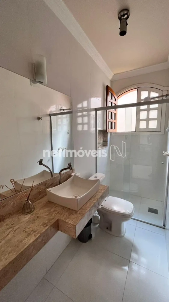 Casa para Venda com 5 quartos no bairro Cândida Câmara
