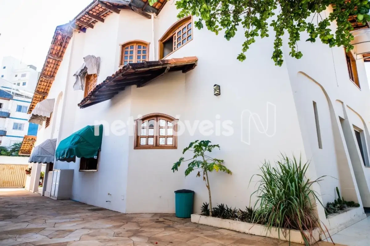 Casa para Venda com 5 quartos no bairro Cândida Câmara