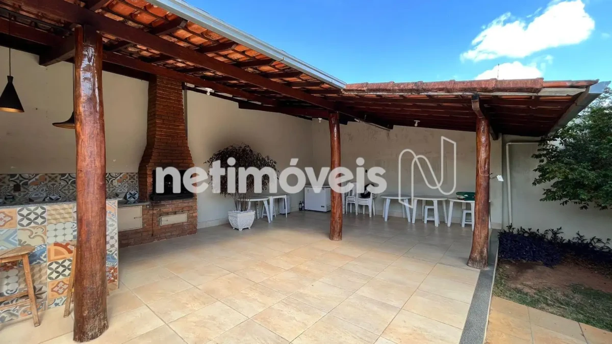 Casa para Venda com 5 quartos no bairro Cândida Câmara