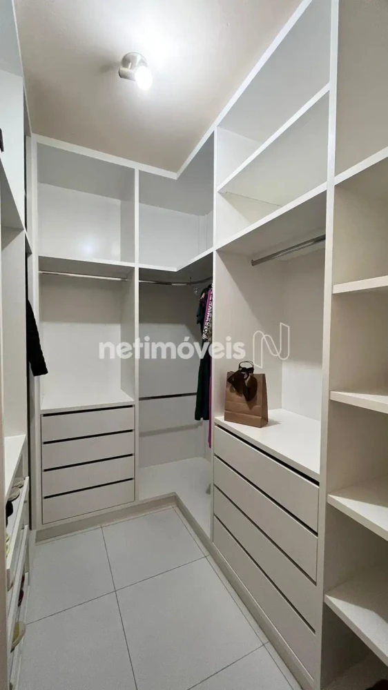 Casa para Venda com 5 quartos no bairro Cândida Câmara