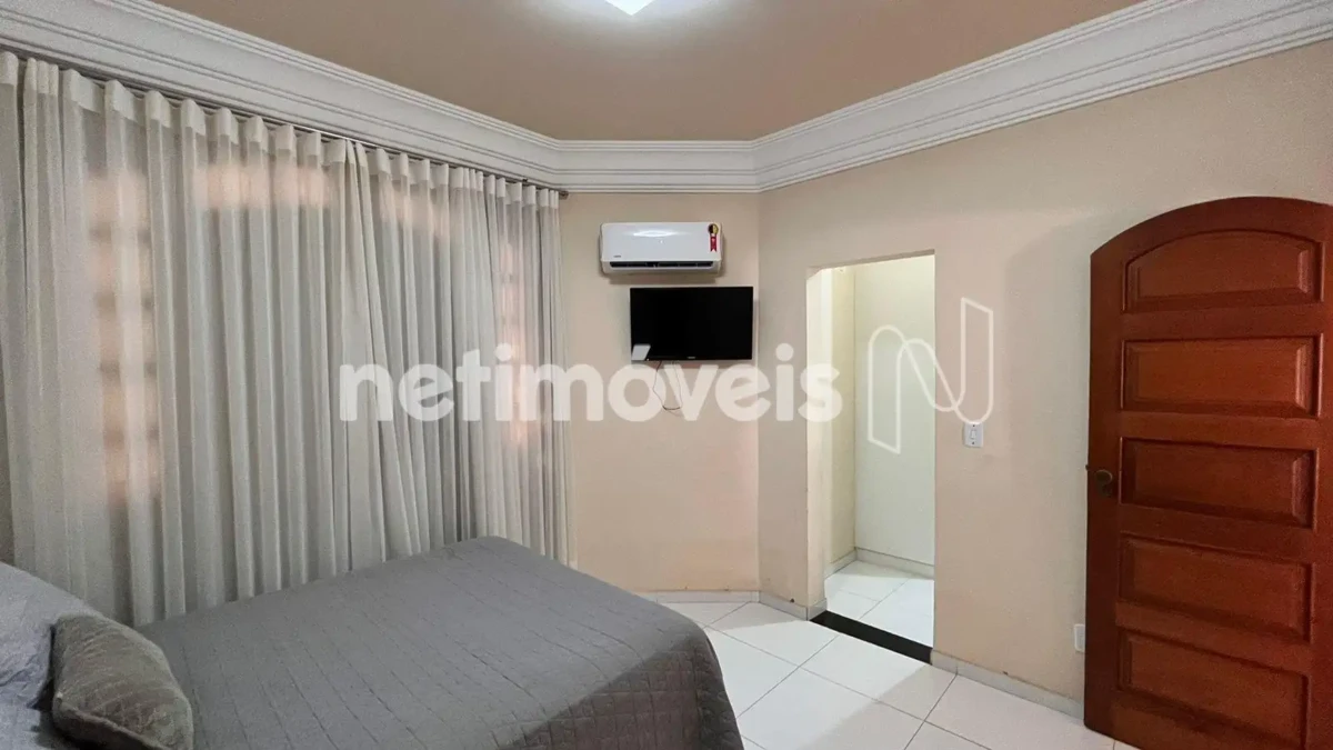 Casa para Venda com 5 quartos no bairro Cândida Câmara