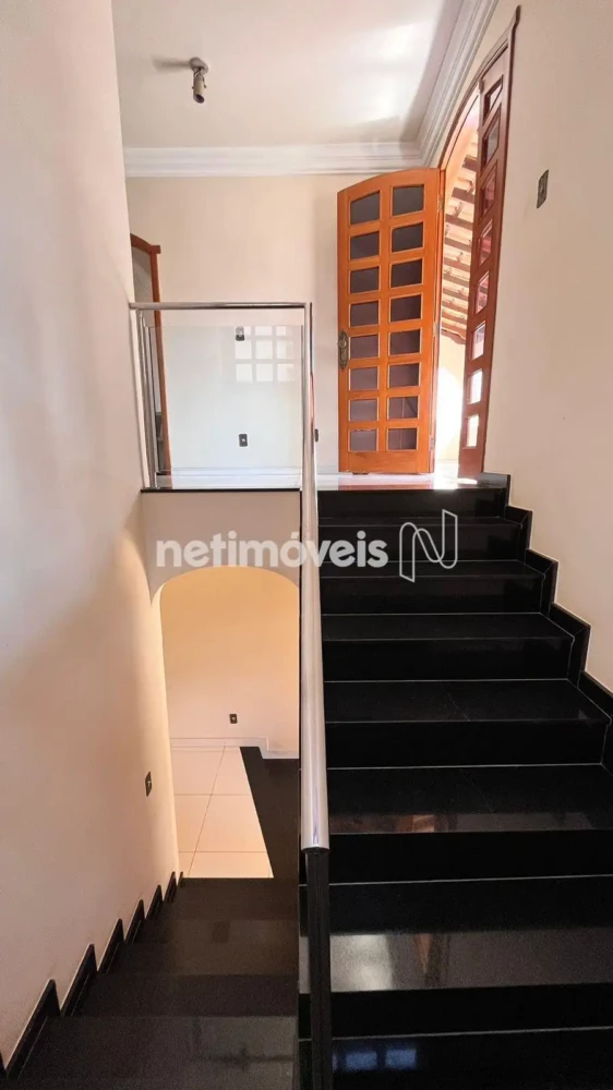 Casa para Venda com 5 quartos no bairro Cândida Câmara