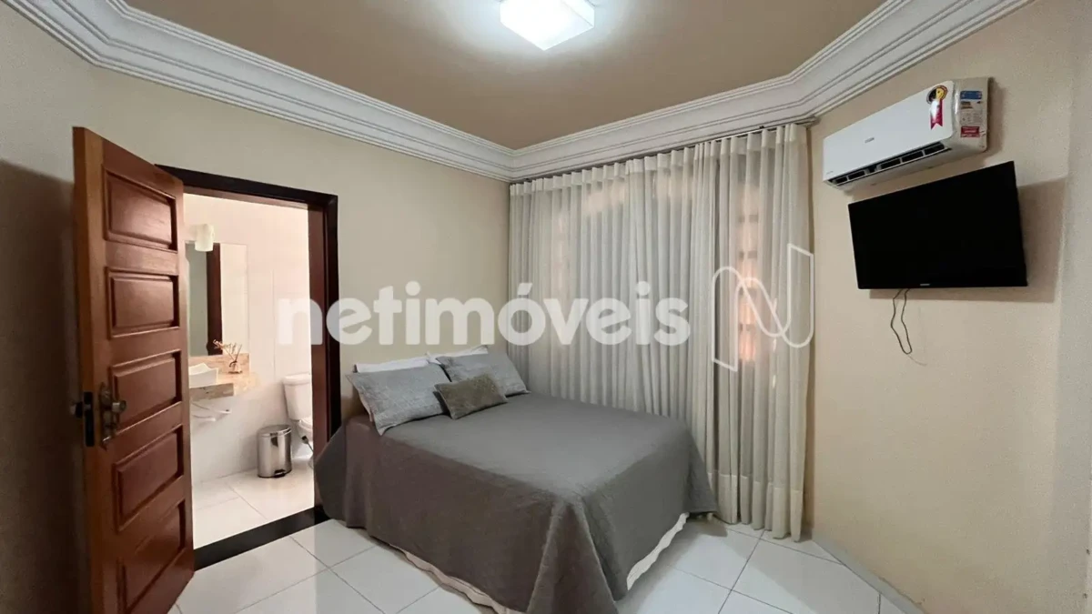 Casa para Venda com 5 quartos no bairro Cândida Câmara