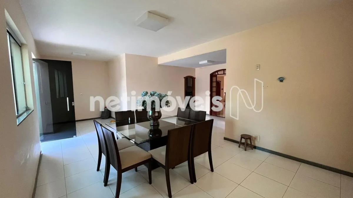 Casa para Venda com 5 quartos no bairro Cândida Câmara