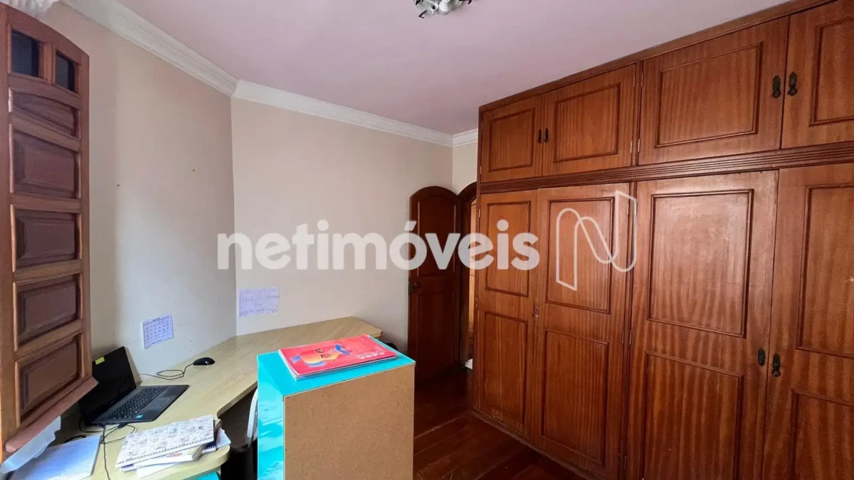 Casa para Venda com 5 quartos no bairro Cândida Câmara