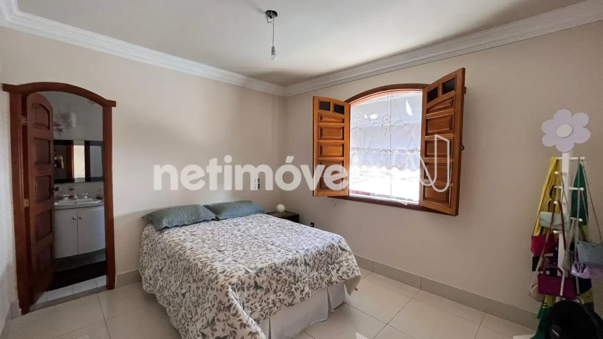 Casa para Venda com 5 quartos no bairro Cândida Câmara