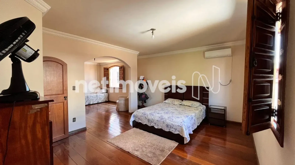 Casa para Venda com 5 quartos no bairro Cândida Câmara