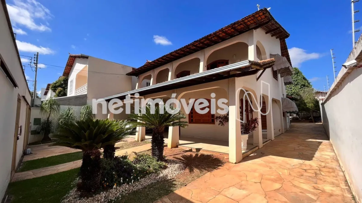 Casa para Venda com 5 quartos no bairro Cândida Câmara