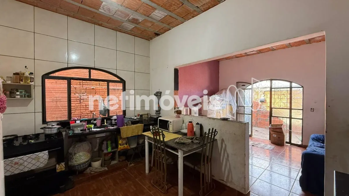 Casa para Venda com 4 quartos no bairro Carmelo