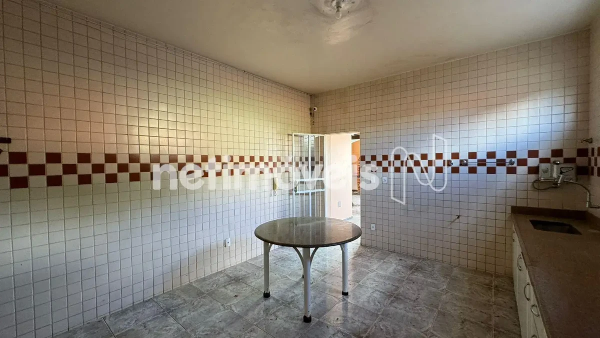 Casa para Venda com 5 quartos no bairro Cândida Câmara