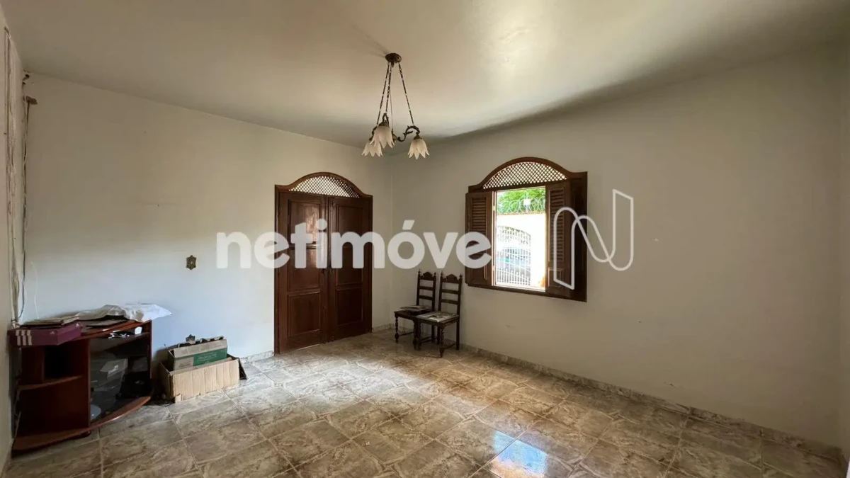 Casa para Venda com 5 quartos no bairro Cândida Câmara