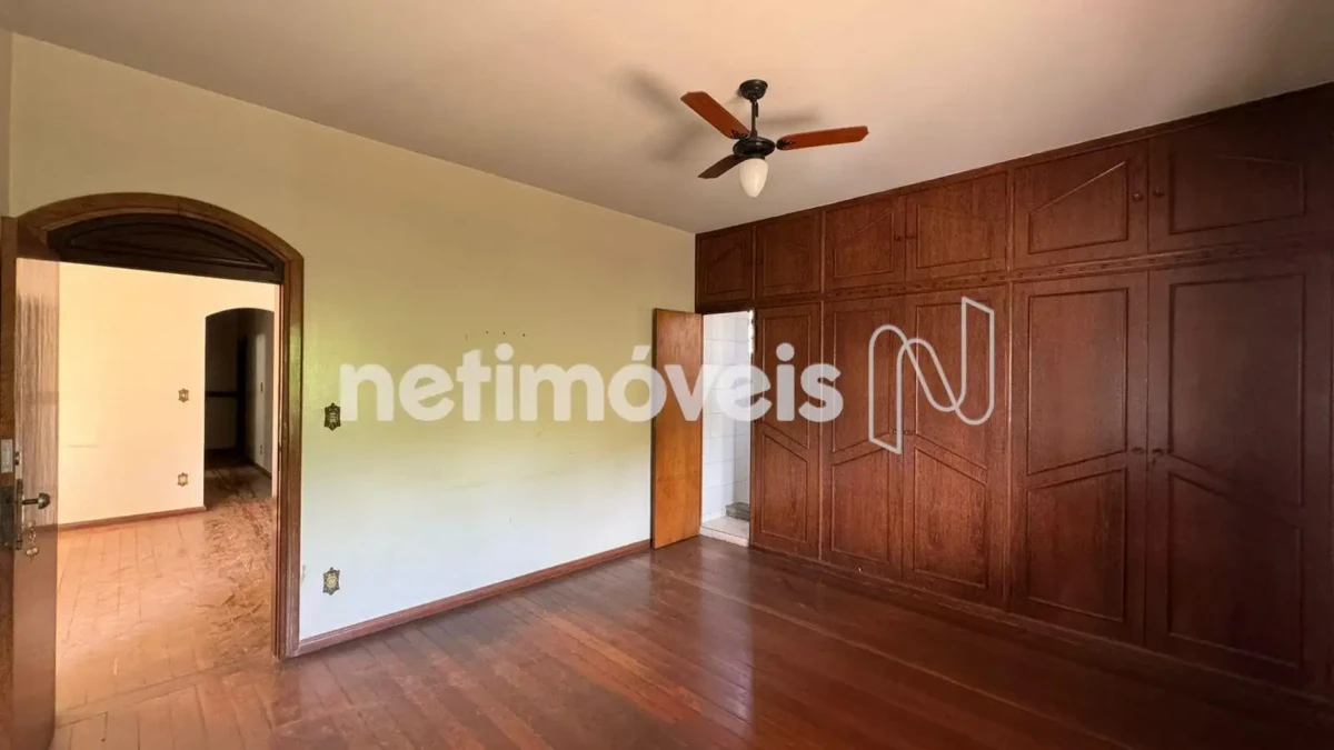 Casa para Venda com 5 quartos no bairro Cândida Câmara