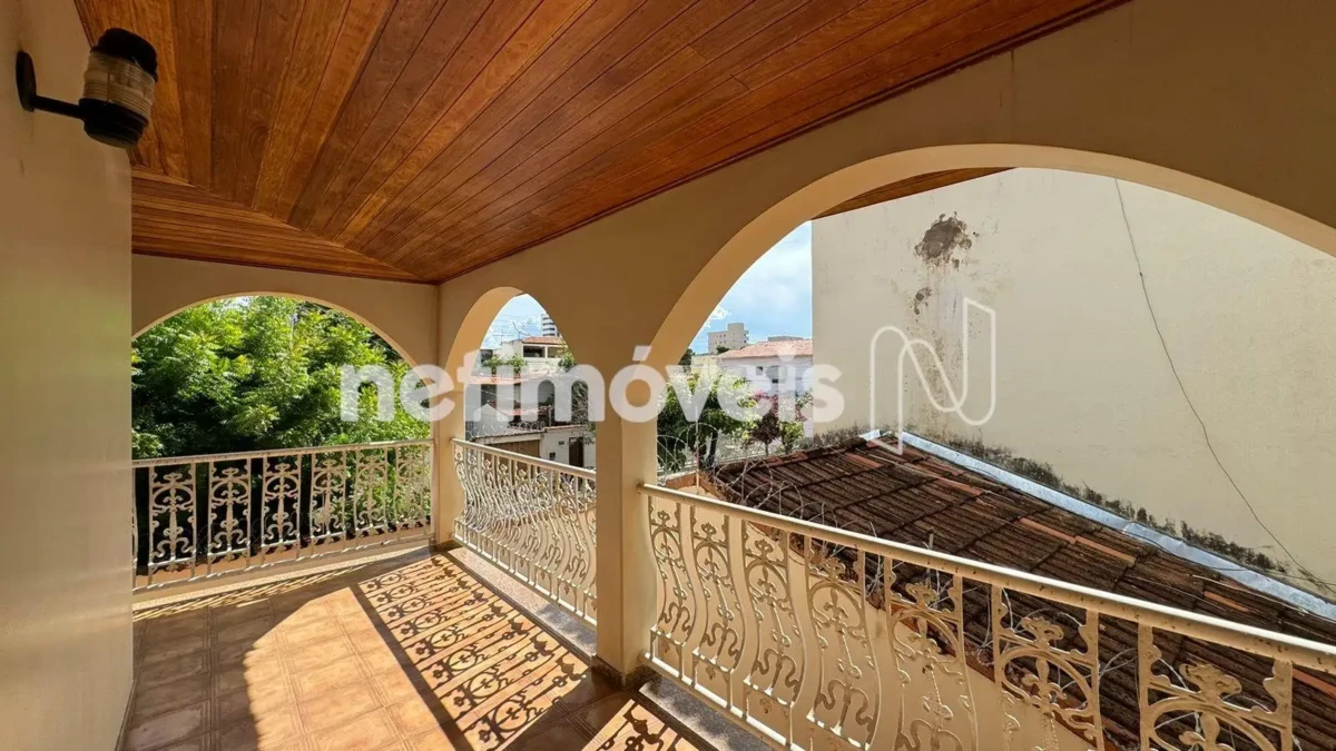 Casa para Venda com 5 quartos no bairro Cândida Câmara