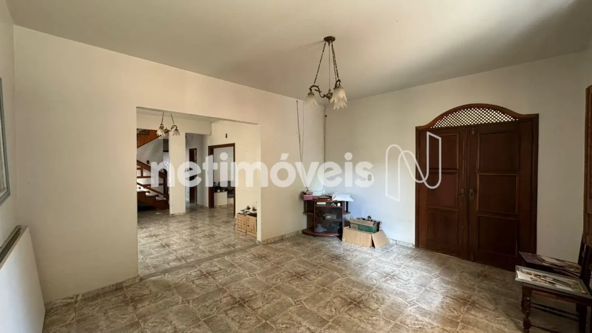 Casa para Venda com 5 quartos no bairro Cândida Câmara