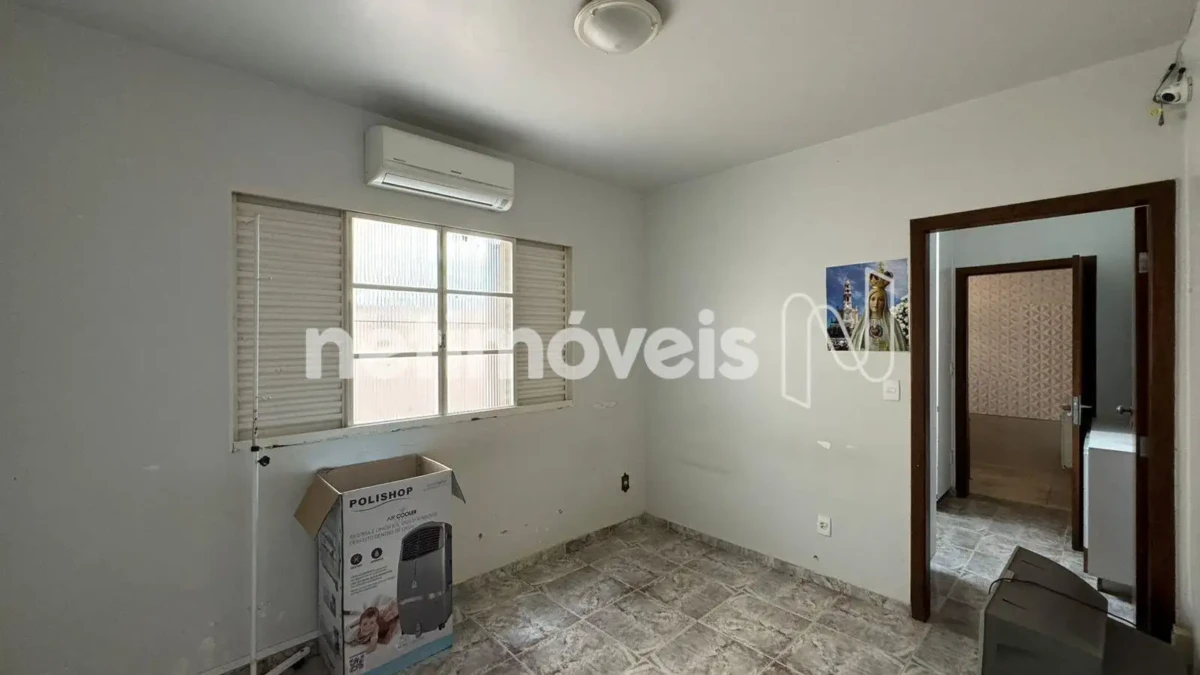 Casa para Venda com 5 quartos no bairro Cândida Câmara