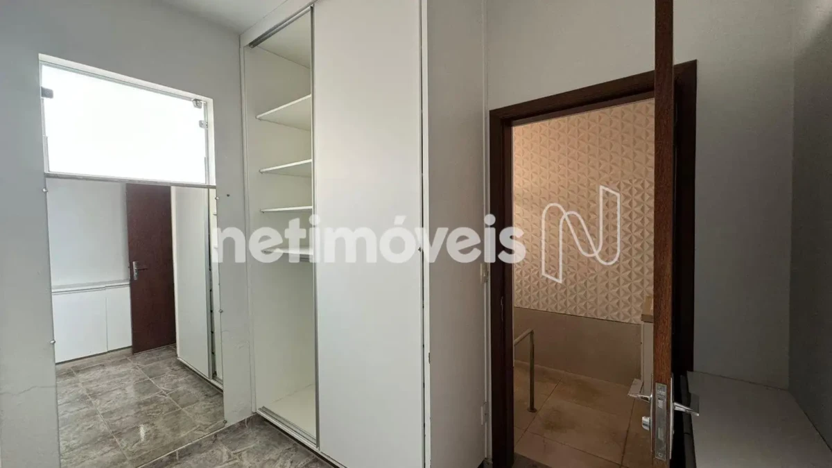 Casa para Venda com 5 quartos no bairro Cândida Câmara