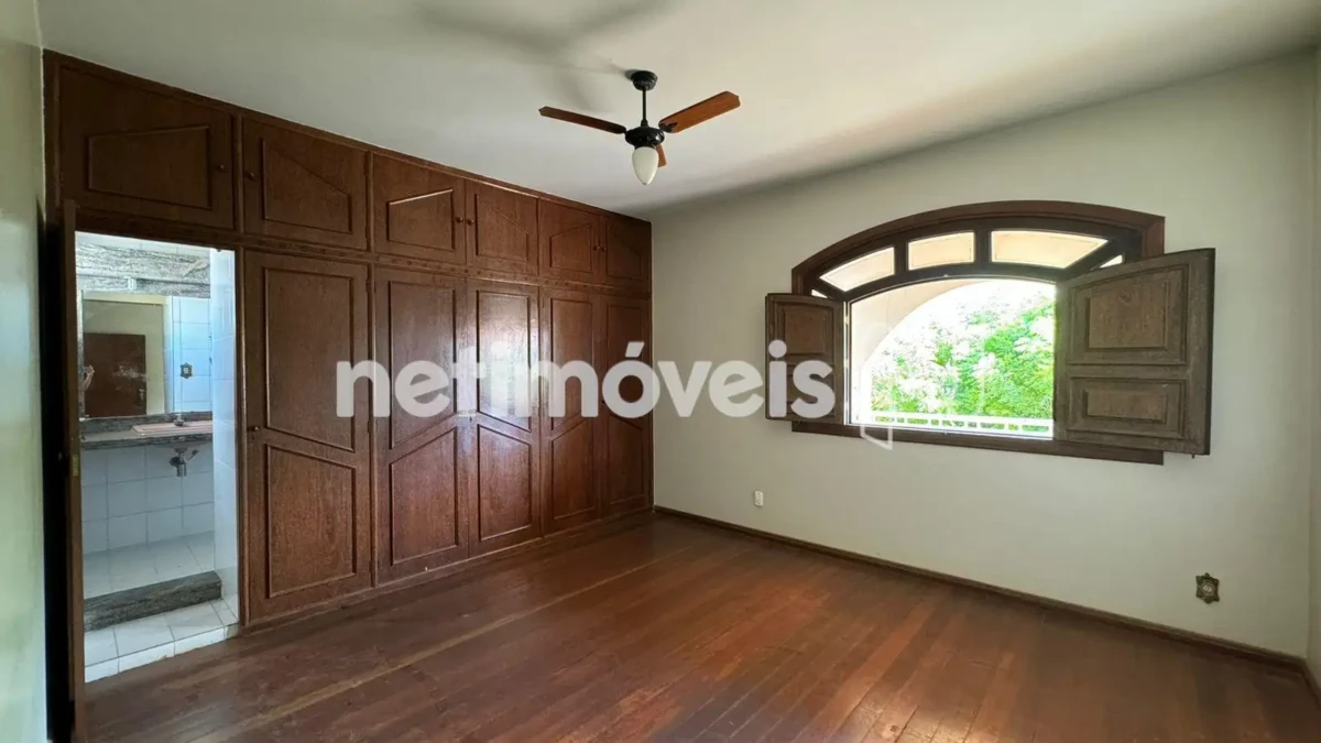 Casa para Venda com 5 quartos no bairro Cândida Câmara