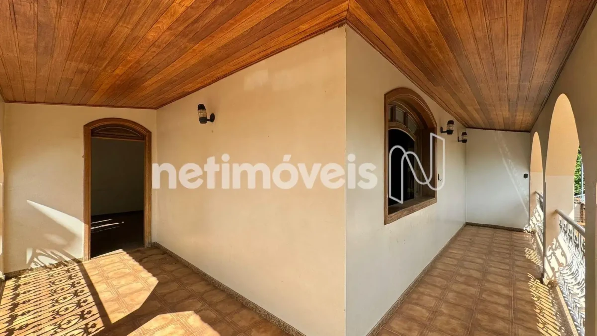 Casa para Venda com 5 quartos no bairro Cândida Câmara
