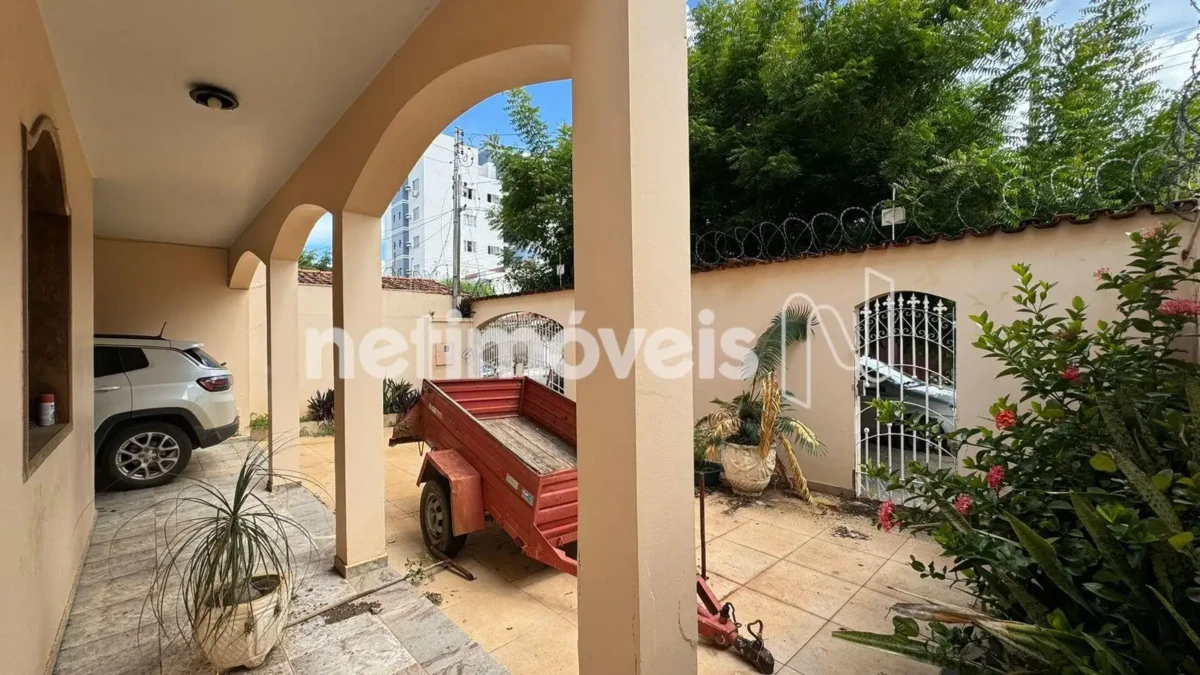 Casa para Venda com 5 quartos no bairro Cândida Câmara