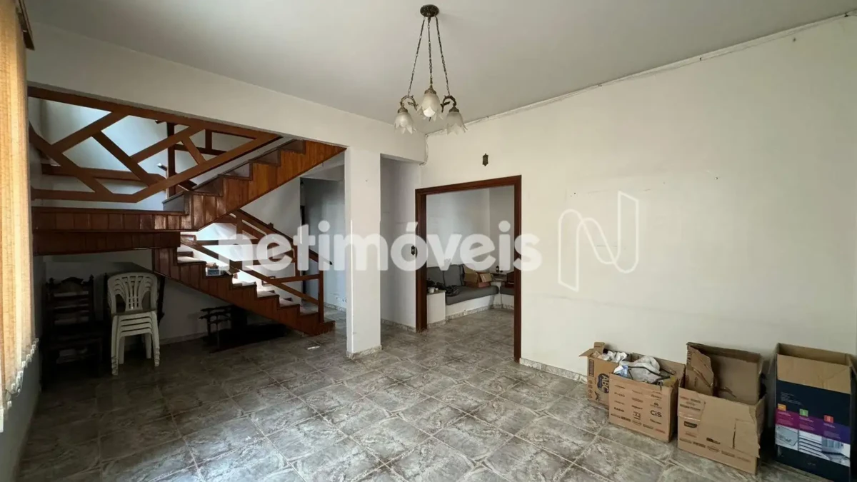 Casa para Venda com 5 quartos no bairro Cândida Câmara