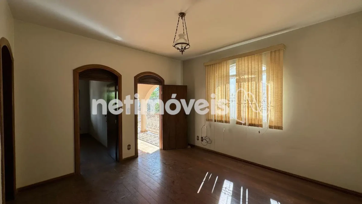 Casa para Venda com 5 quartos no bairro Cândida Câmara