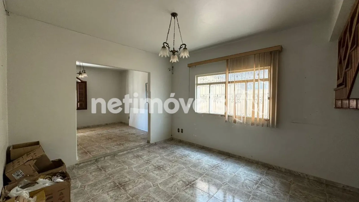 Casa para Venda com 5 quartos no bairro Cândida Câmara