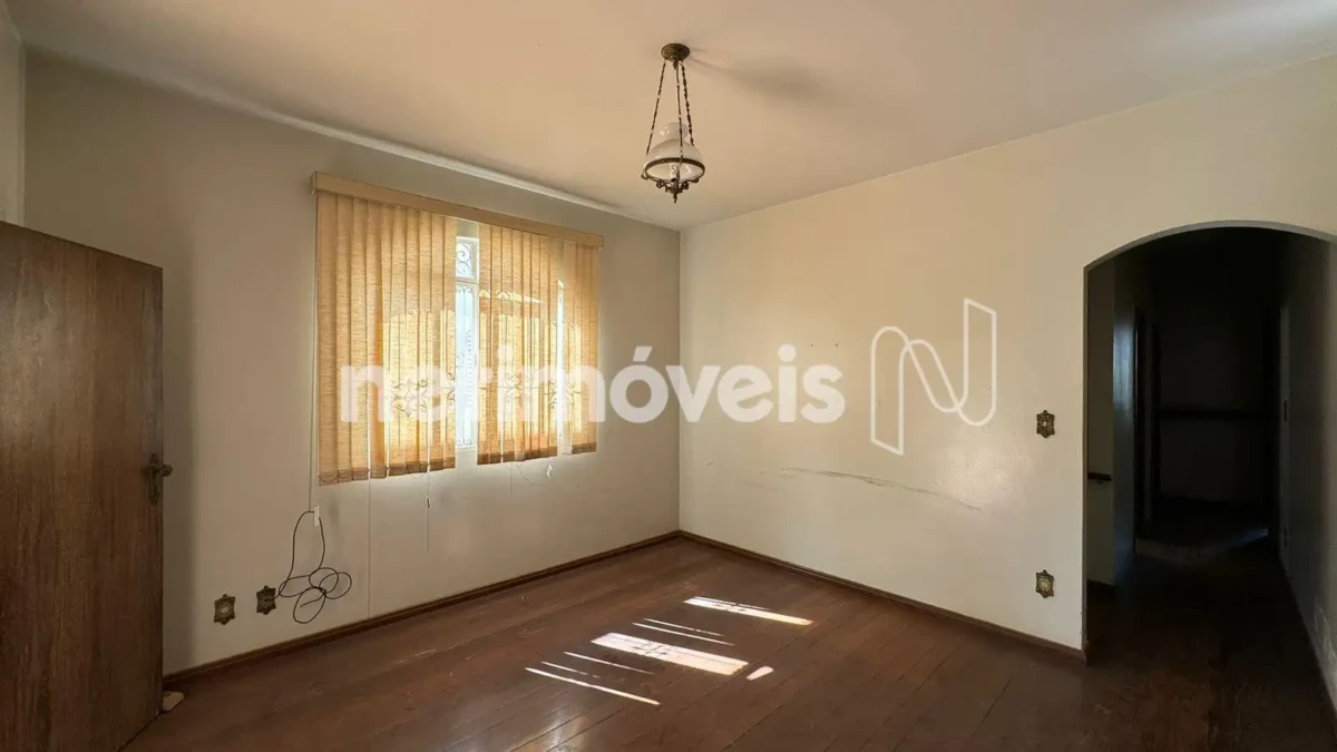 Casa para Venda com 5 quartos no bairro Cândida Câmara