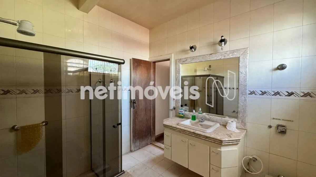 Casa para Venda com 5 quartos no bairro Cândida Câmara