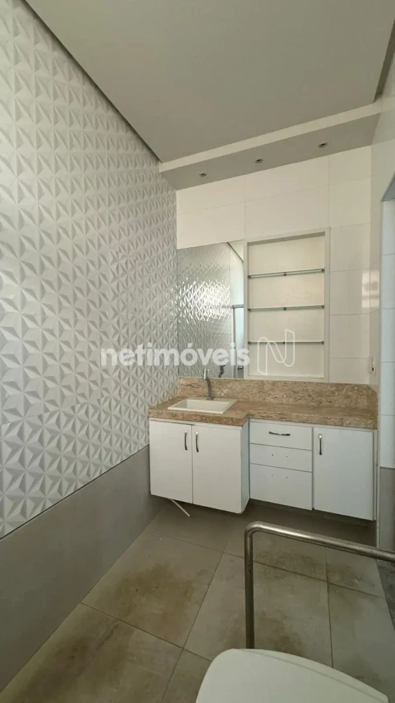 Casa para Venda com 5 quartos no bairro Cândida Câmara