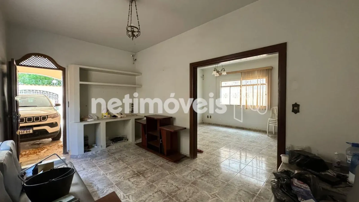 Casa para Venda com 5 quartos no bairro Cândida Câmara