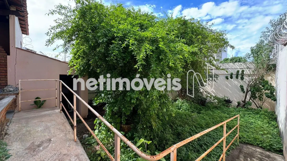 Casa para Venda com 5 quartos no bairro Cândida Câmara