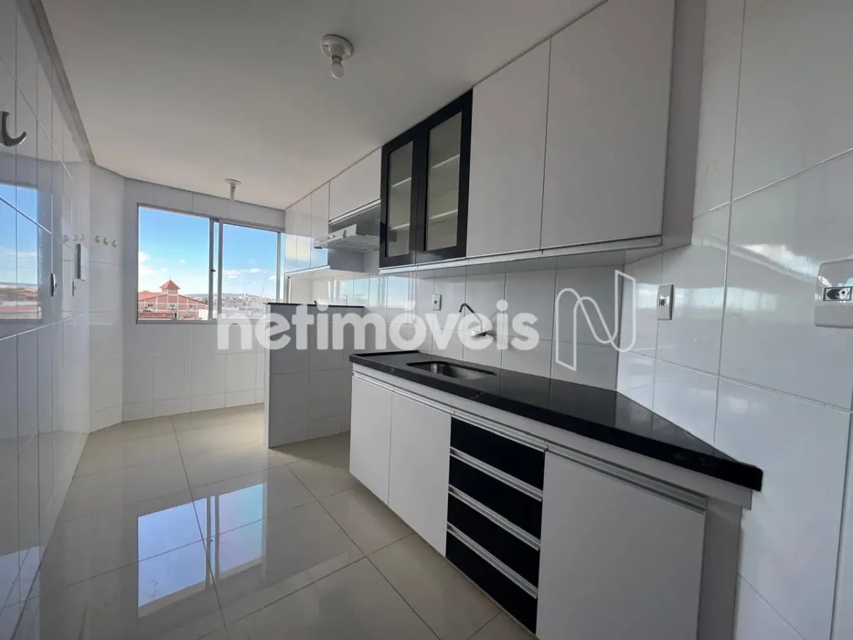 Apartamento para Venda com 3 quartos no bairro Cândida Câmara