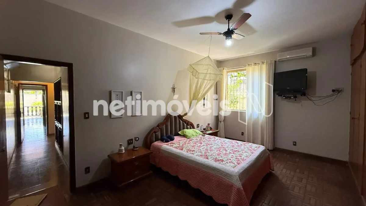 Casa para Venda com 4 quartos no bairro Melo