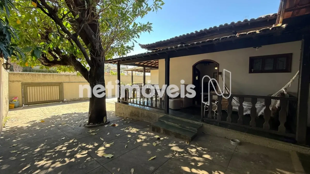 Casa para Venda com 4 quartos no bairro Melo