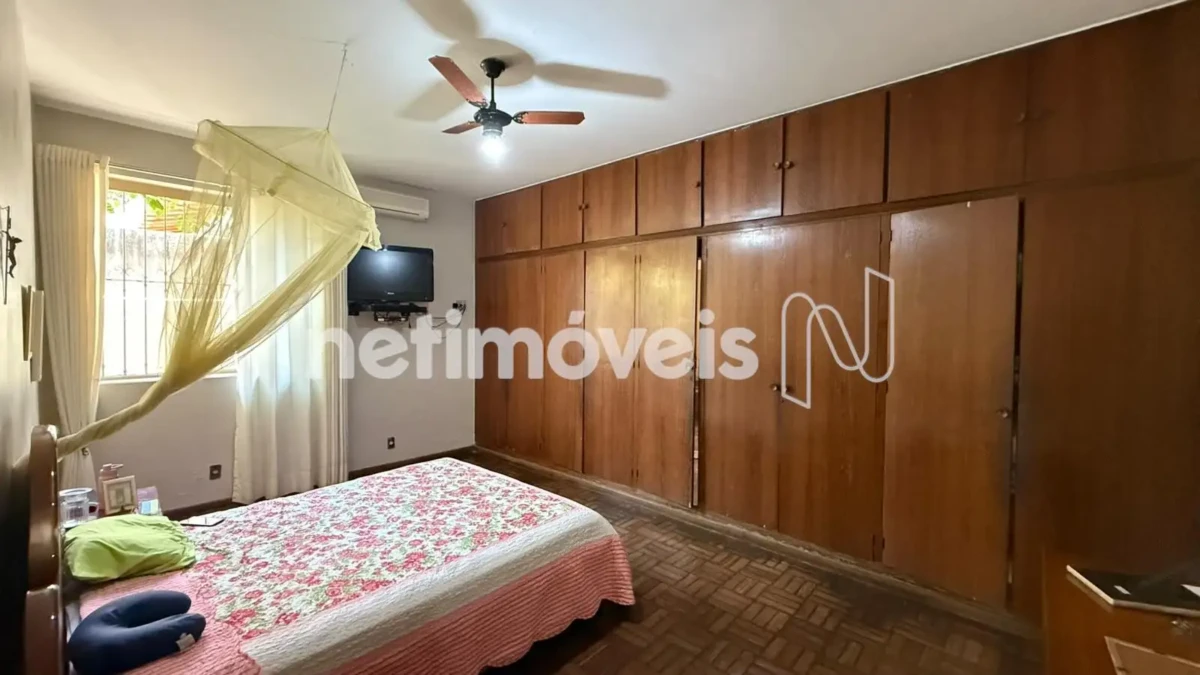 Casa para Venda com 4 quartos no bairro Melo