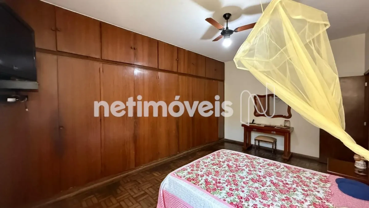 Casa para Venda com 4 quartos no bairro Melo