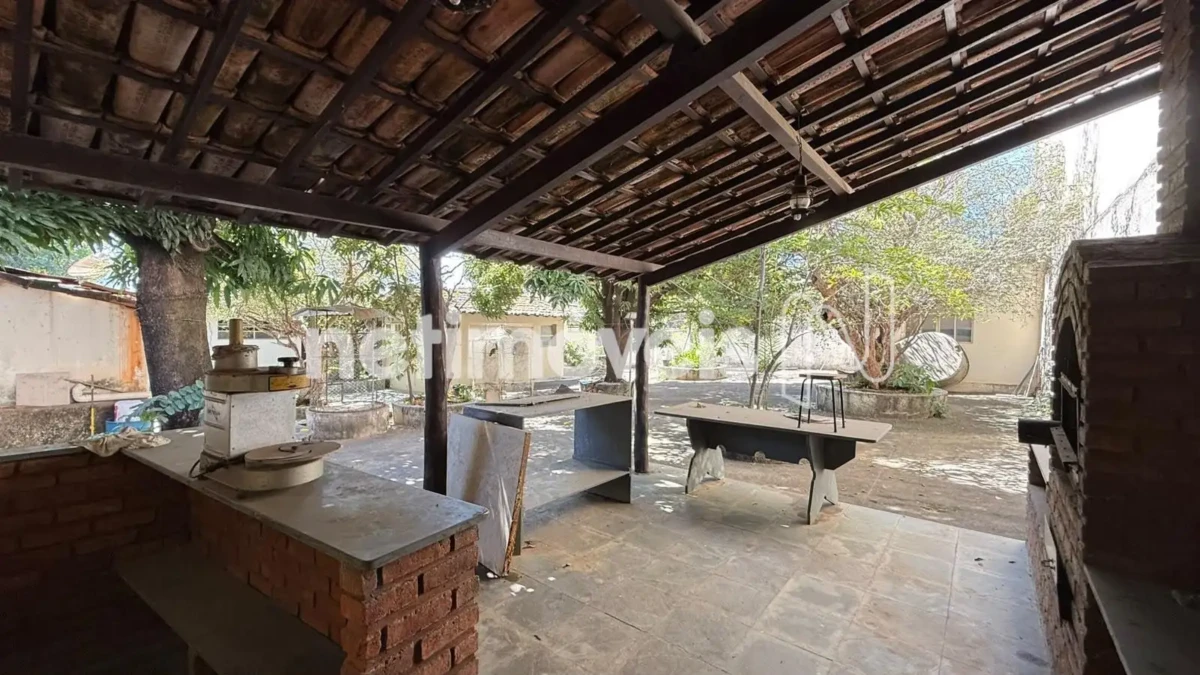 Casa para Venda com 4 quartos no bairro Melo