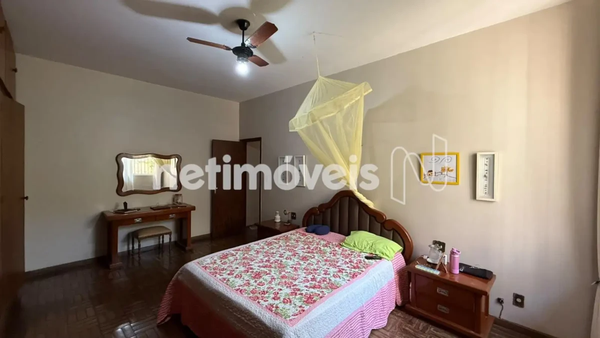 Casa para Venda com 4 quartos no bairro Melo