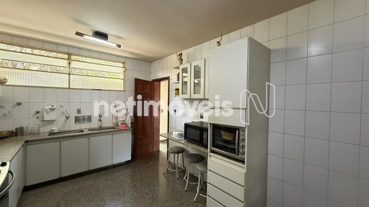 Casa para Venda com 4 quartos no bairro Melo